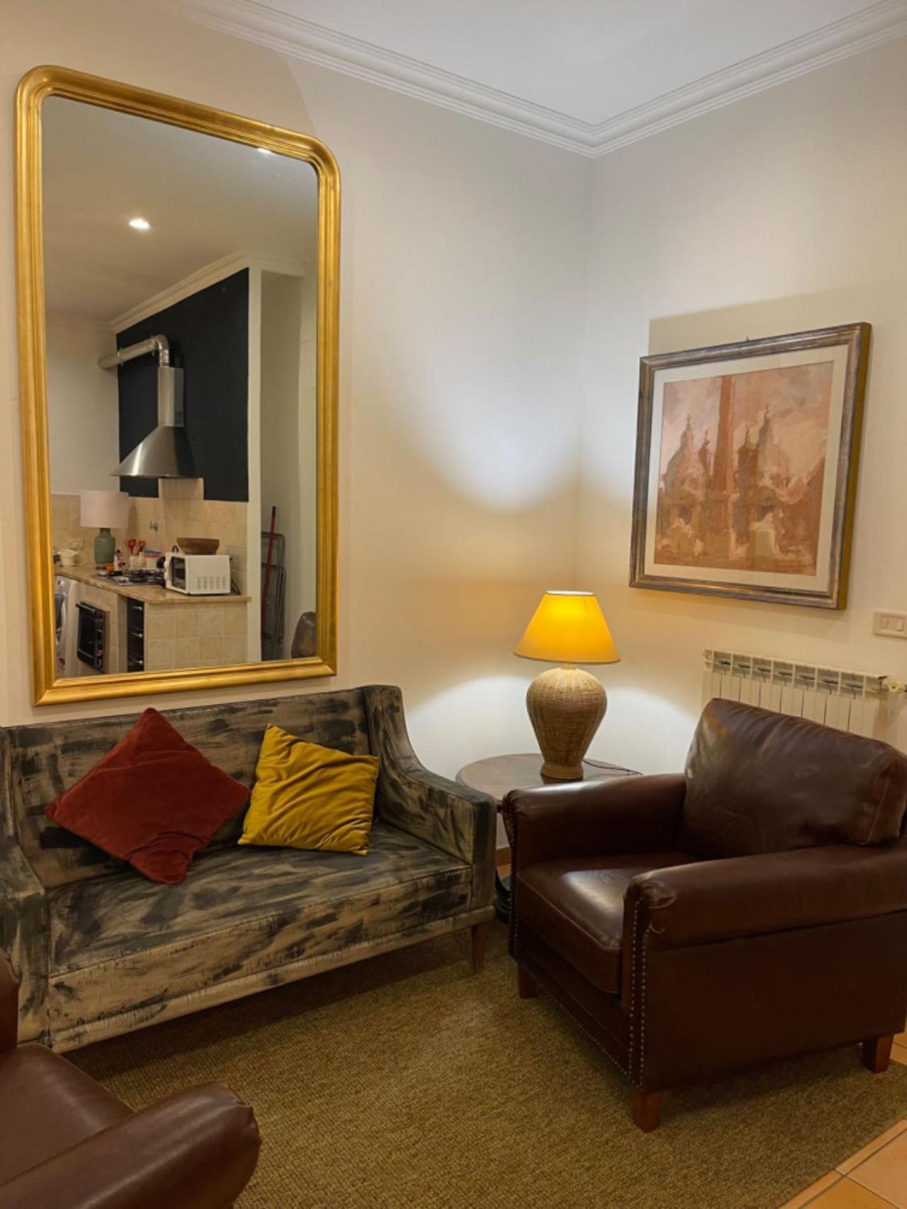 Delightful Stylish House With Private Garden Close To Downtown Casa de Férias *
